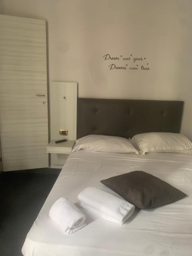 Hotel Poerio Naples Exterior photo