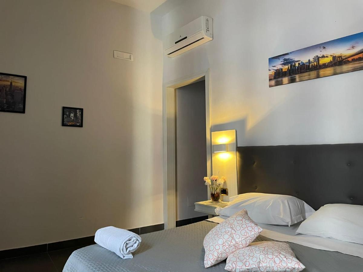 Hotel Poerio Naples Exterior photo