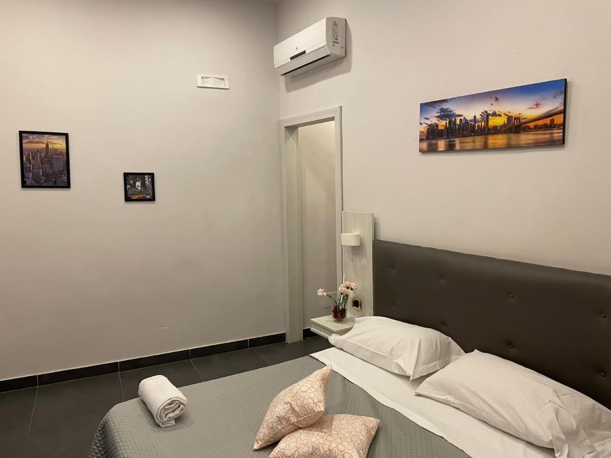 Hotel Poerio Naples Exterior photo
